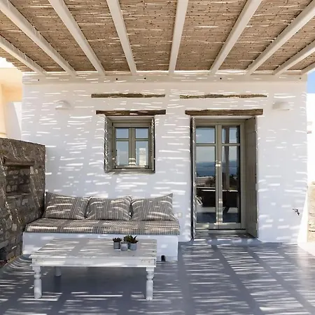 Atlas In Santa Maria, Paros *