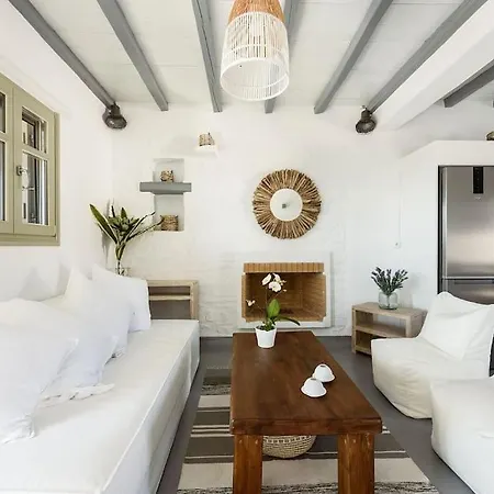 Atlas In Santa Maria, Paros * Науса